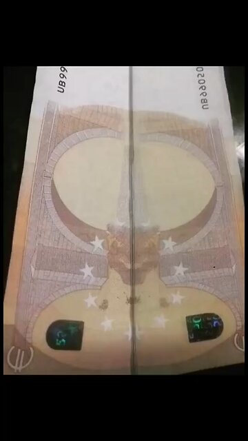 The 50 Euro folded and it make the image of Baal.