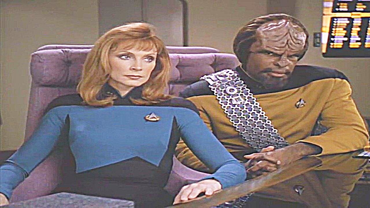 Beverly agrees to have Worf's baby for the good of the Empire