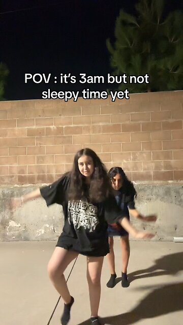 Walking home to save on a uber is not always worth it #sleepytime #spooky #friends #girlies