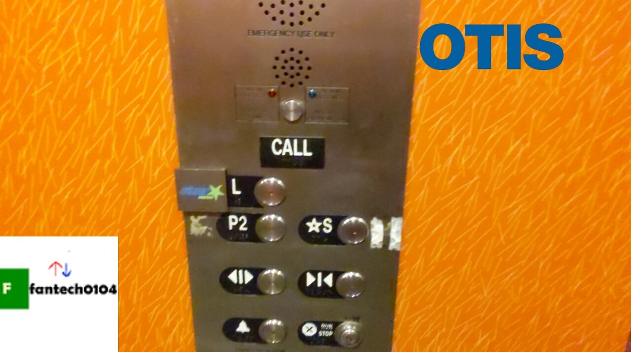 Otis Hydraulic Elevator @ Star Market - Prudential Center - Boston, Massachusetts