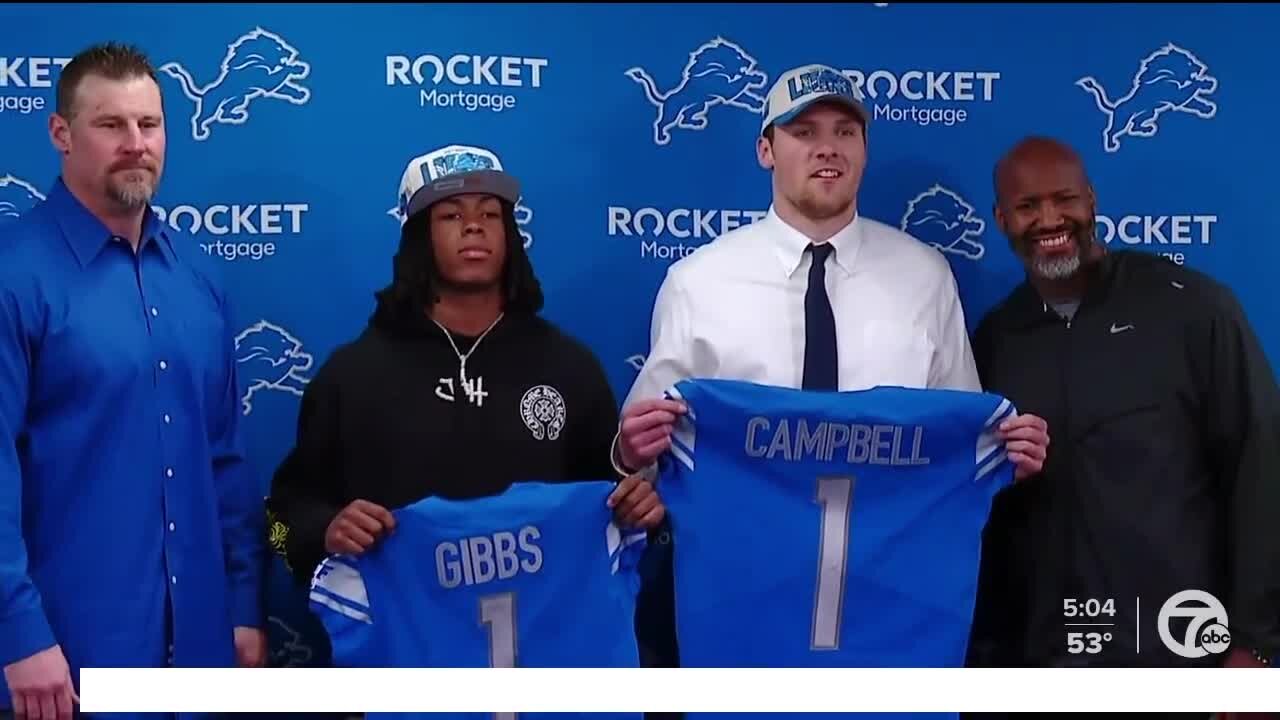 NFL draft: Lions take RB Gibbs No. 12, LB Campbell at No. 18