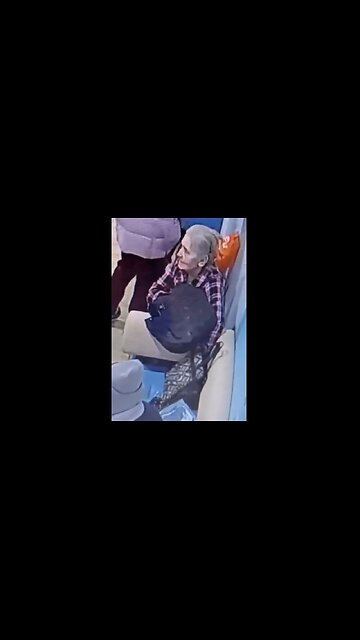 Looks Like Someone's Grandma Is A Real OG