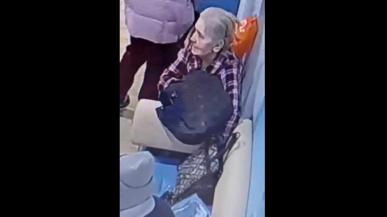 Looks Like Someone's Grandma Is A Real OG