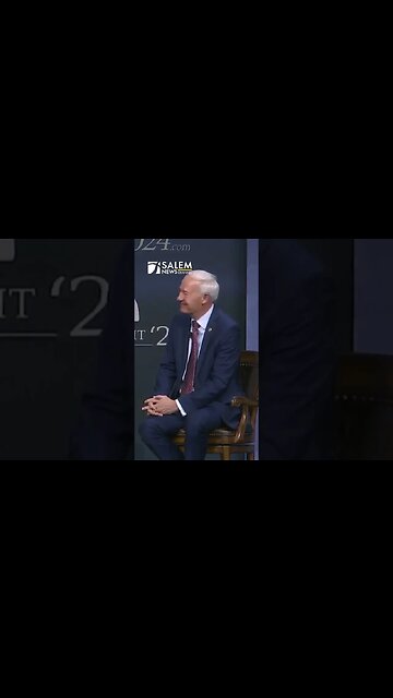 The crowd ERUPTED when Tucker Carlson revealed he did not take any COVID-19 shots. #youtubeshort