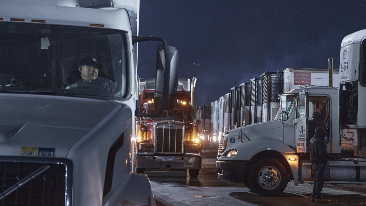 California Investigating Assault Against Female Truck Driver