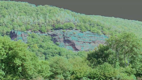 Cliffside Wonder 🏔