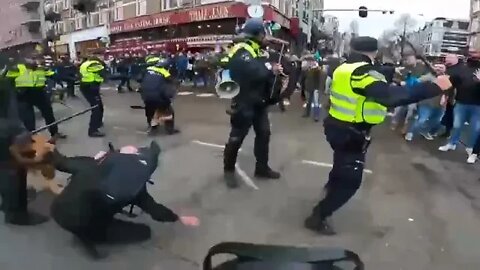 Amsterdam fascist police use dogs against protesters - It is all for your health...