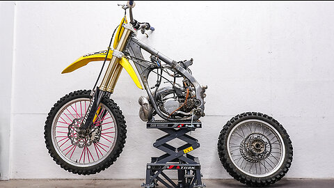 Tearing Apart The Suzuki RM250! | RM250 Rebuild 2