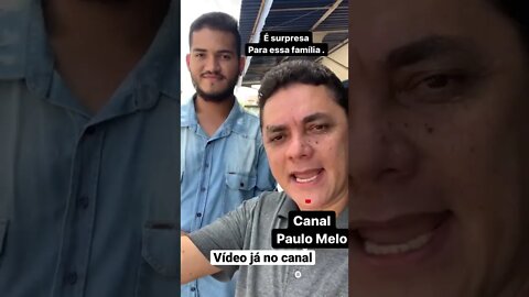 Família carente ganha compras em supermercado