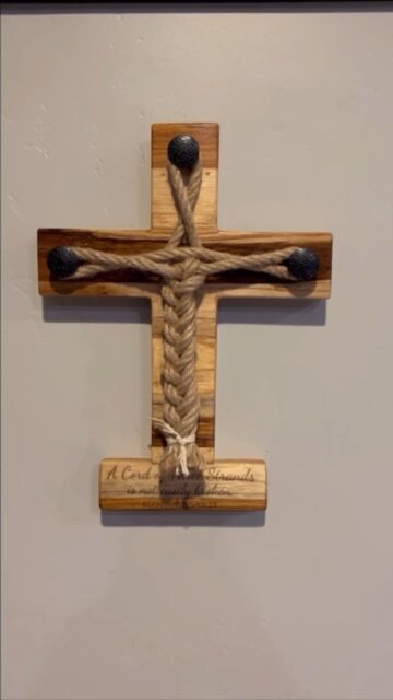 Cord of three strands, Cross