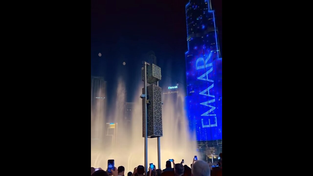 Dubai dancing fountains