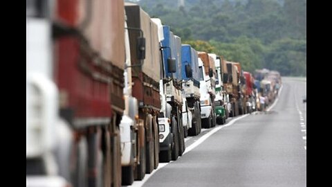 Fila de Caminhões - Manifestações Contra a Bandidagem