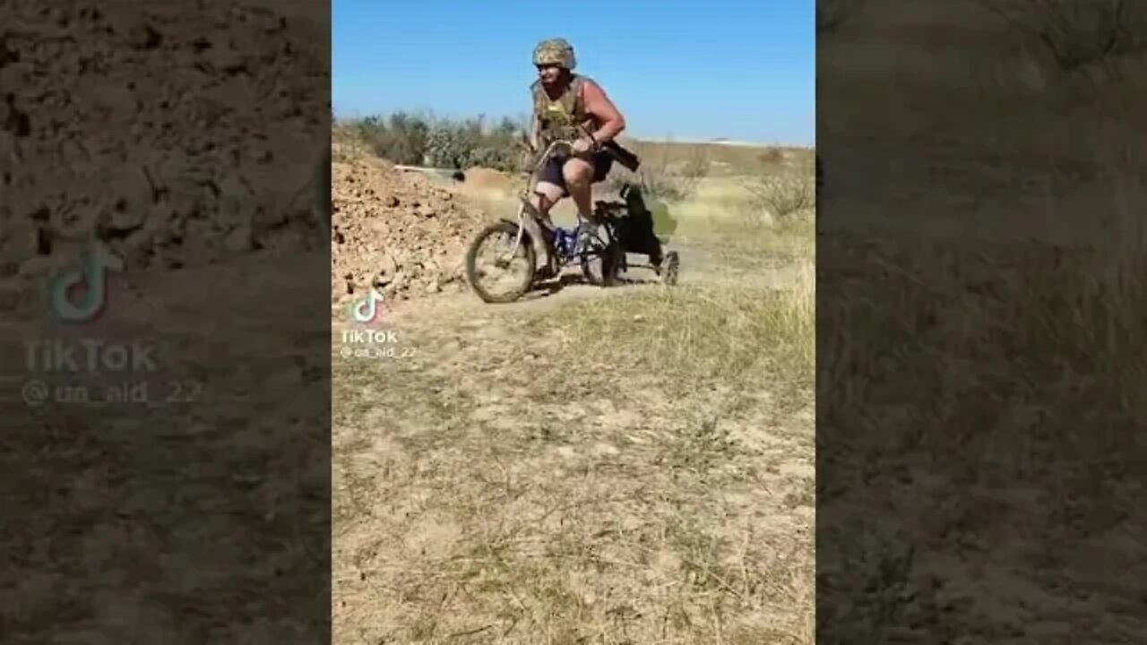 Neobanderovtsy of the 21st century on bicycles with a Maxim machine gun of the 1941 model