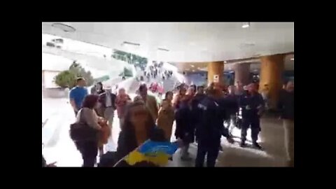 Happening Now Bulgaria: Pro-Ukrainian Crazies Blocked By Locals From A Monument To Soviet Soldiers!