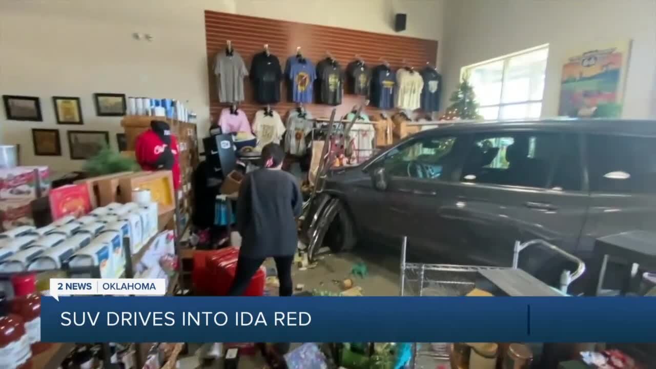 SUV crashes into south Tulsa Ida Red