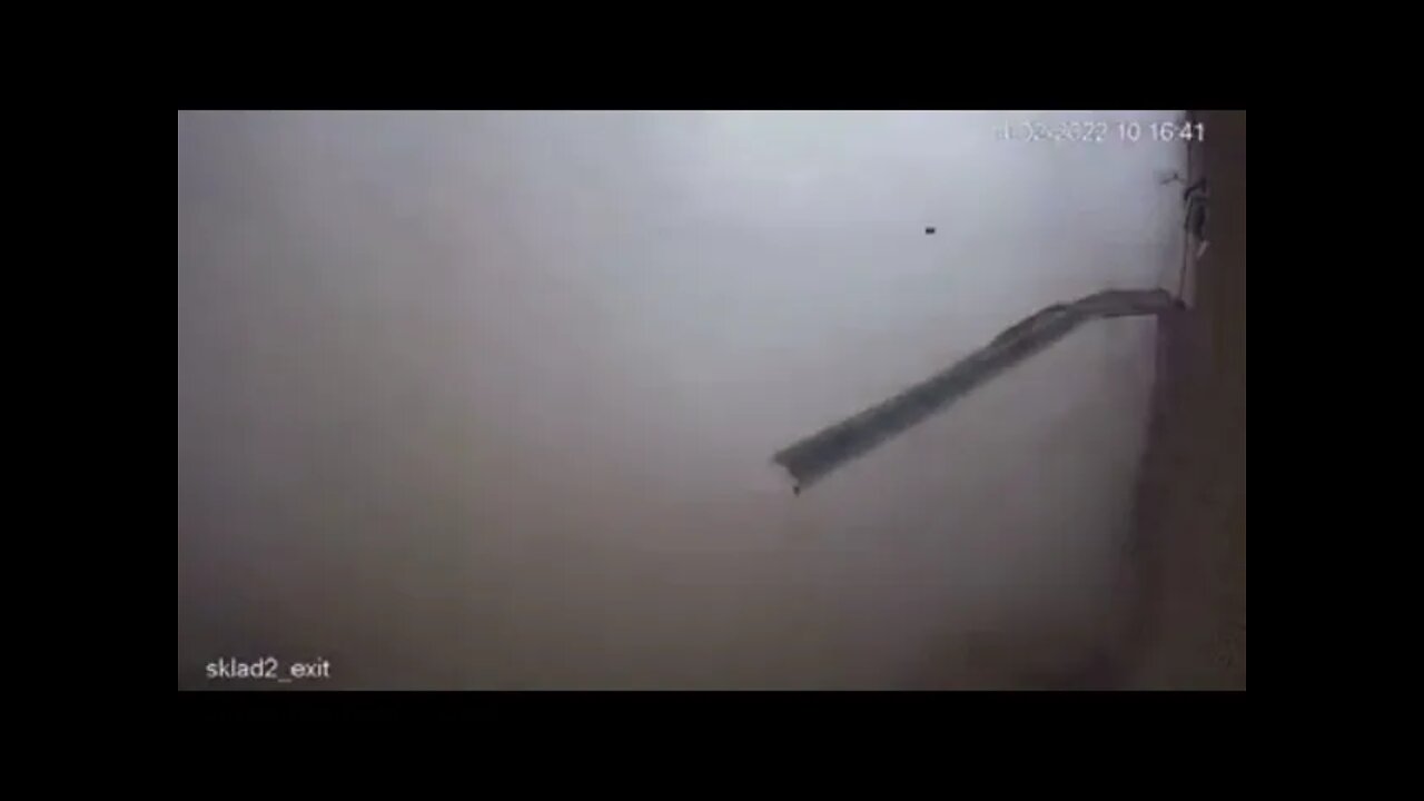 CCTV Captures Moment Russian Kalibr Missile Hits Warehouse in Odessa, Ukraine