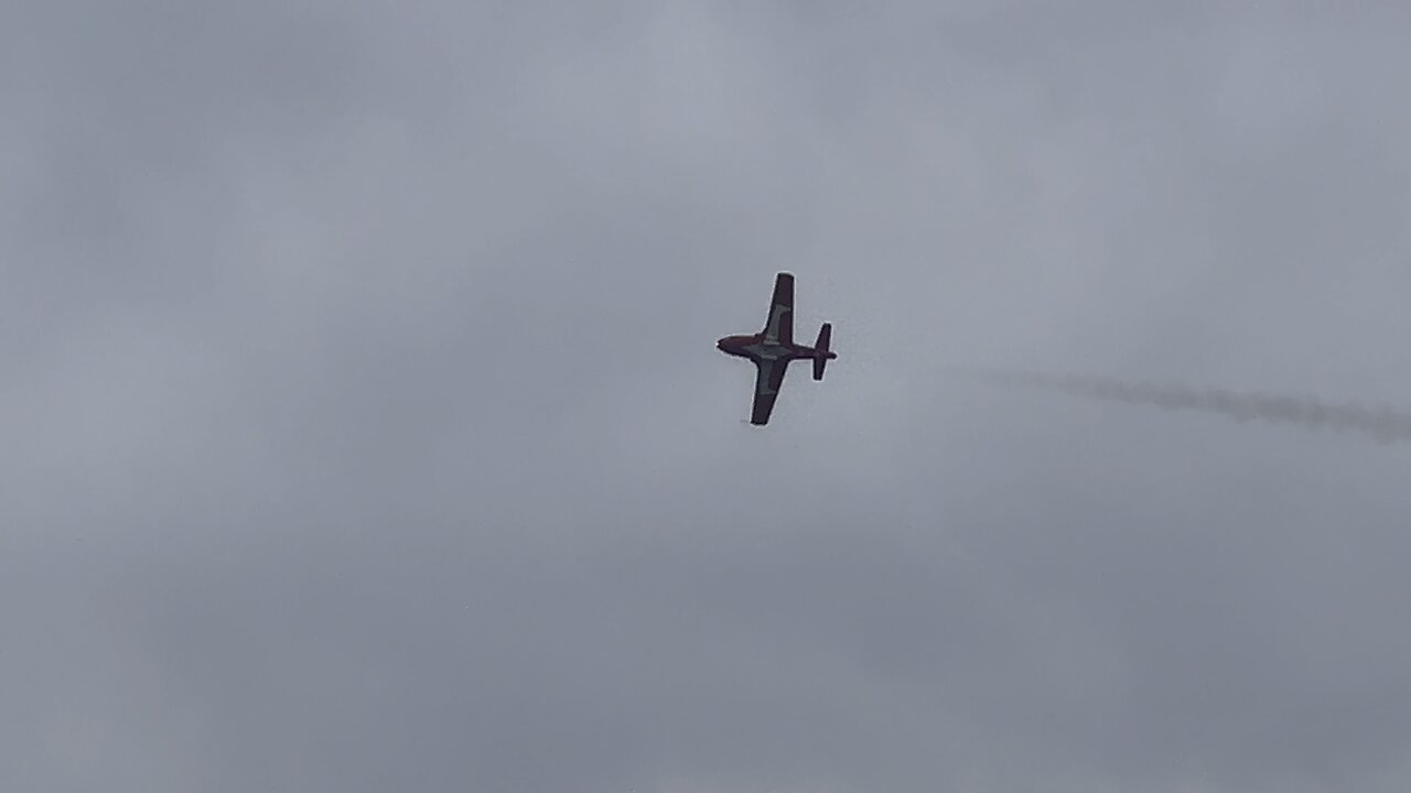 CNE Toronto air show CF snowbirds solo approach