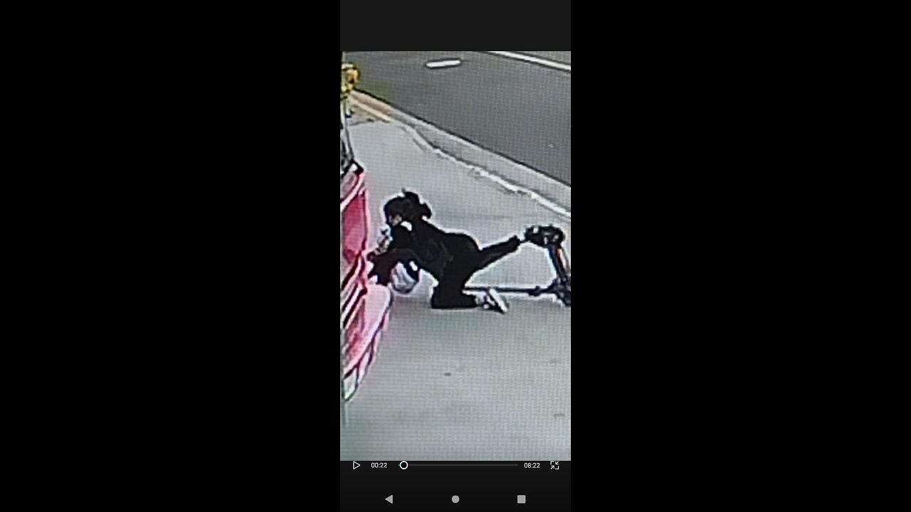 Chun-Li broke early trying to drive a scooter!