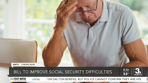 Rep. Cindy Axne unveils legislation to help Iowans on Social Security