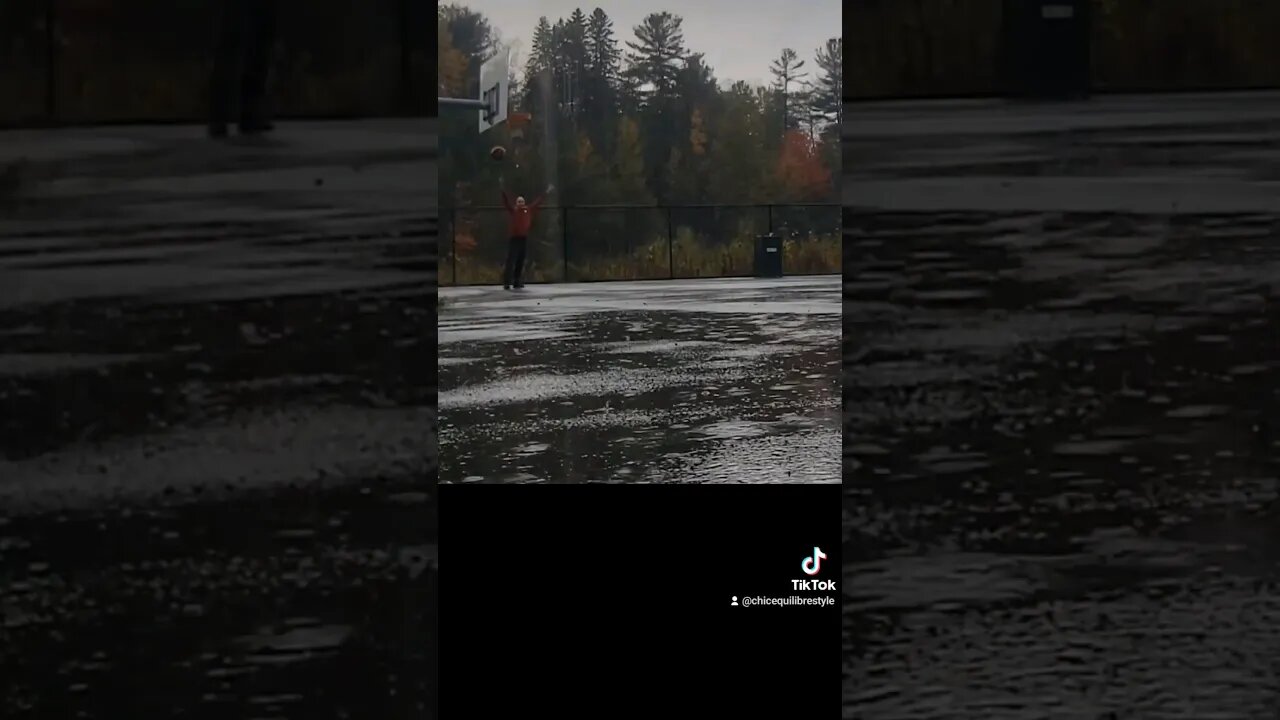 #halfcourtshots #hooper #basketball #ytshortscanada #ytshorts #ytshortsvideo #rain