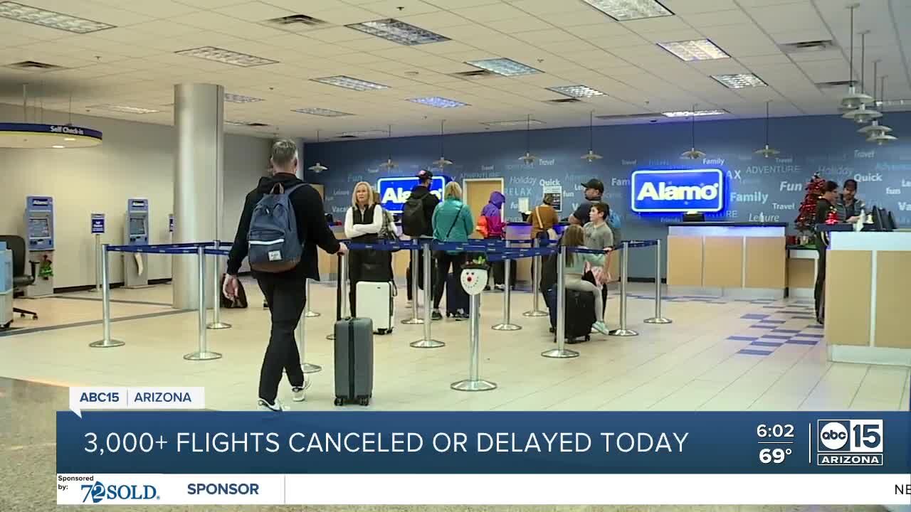 Airport nightmare lingers for holiday travelers