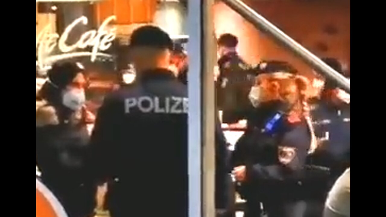 2021: German police controls Covid tests in McDonald restaurant