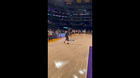 Lebron make his return to the court after missing 5 games