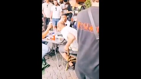 The German police attacked a man and arrested him for wearing a shirt bearing the Palestinian flag.