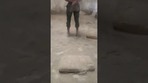 Vadivelu Evlovu Adichchaalum