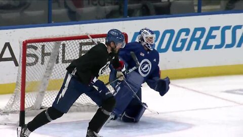 Humble, hardworking Hedman having career-year for Bolts