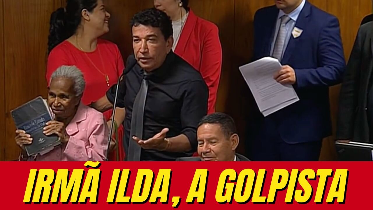 Magno Malta apresenta velhinha presa com Bíblia como golpista, pelo 8 de janeiro