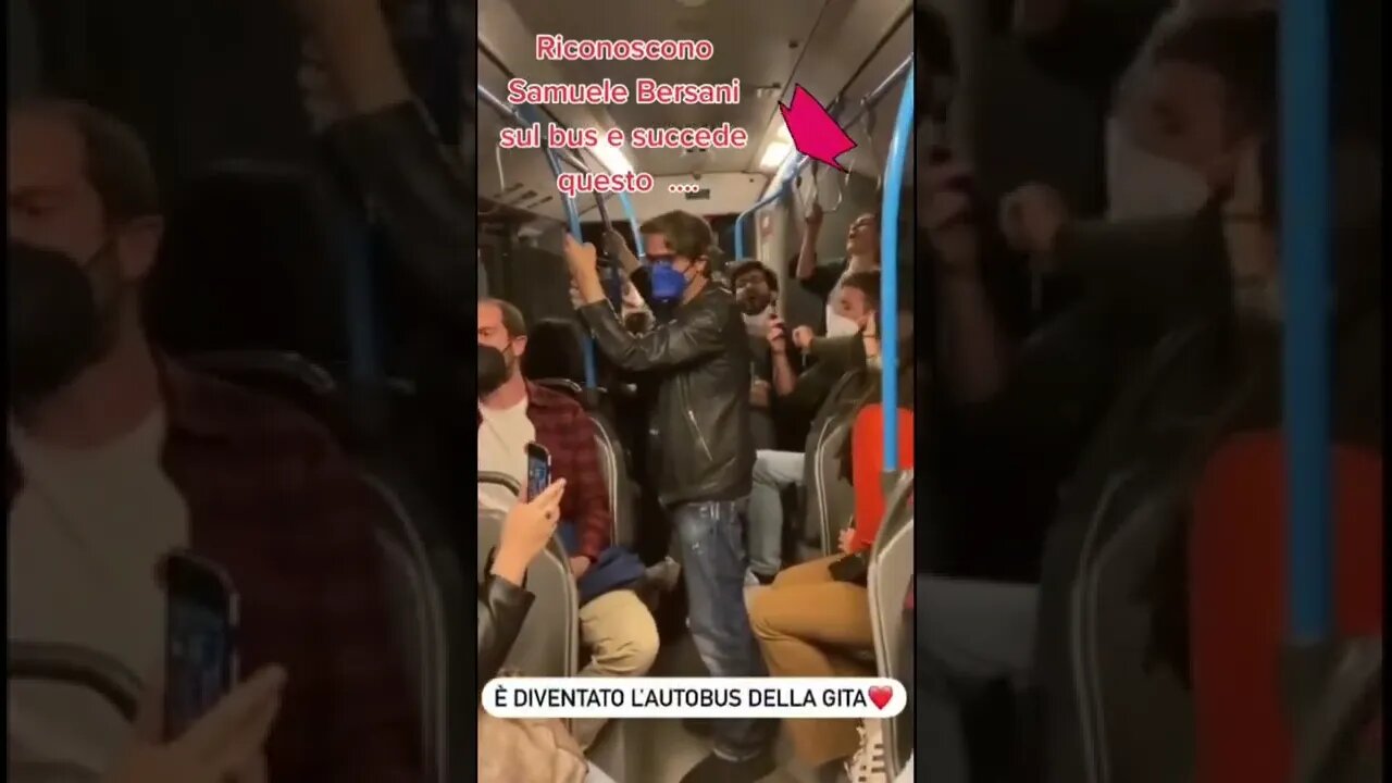 SAMUELE BERSANI SUL BUS E PARTE LA SUA CANZONE ❤️