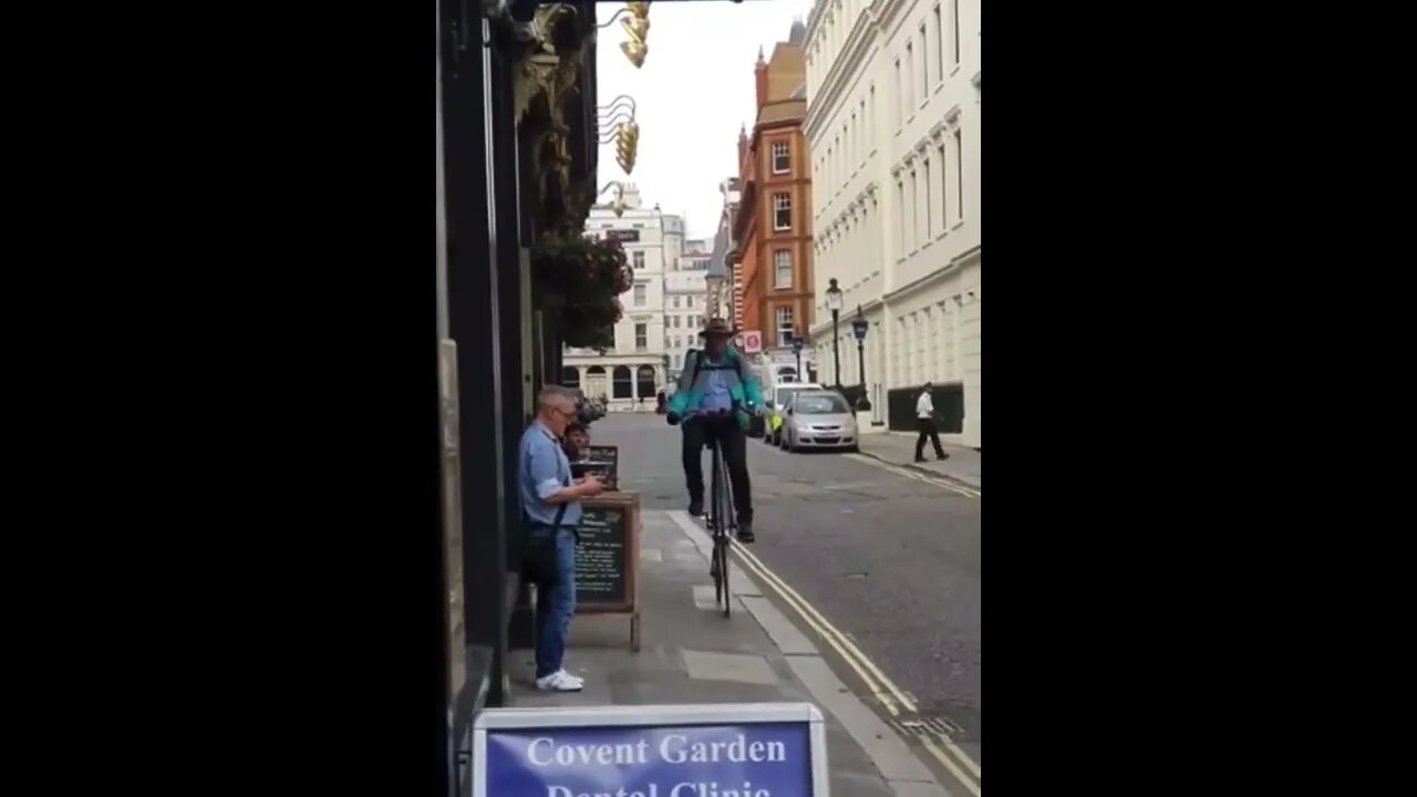 Deliveroo Lad Rides A Unicycle