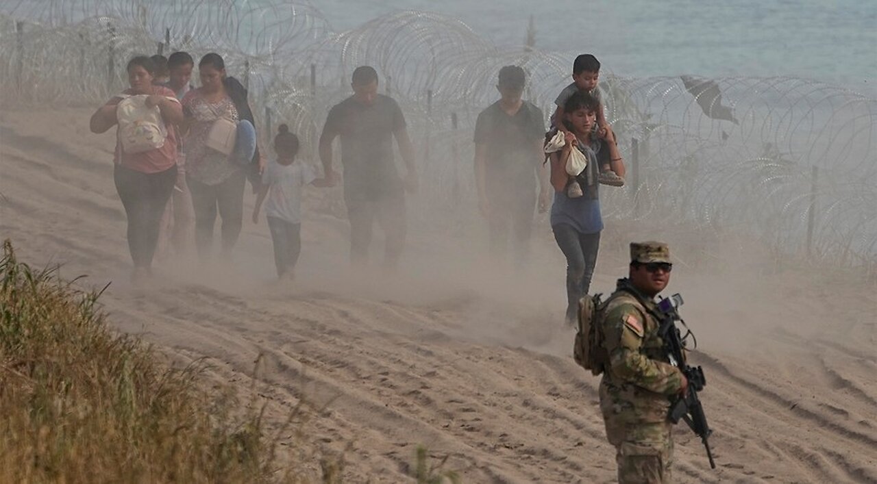 Cartel 'Soldiers' Are Crossing the Southern Border, Carrying Rifles and Wearing Body Armor