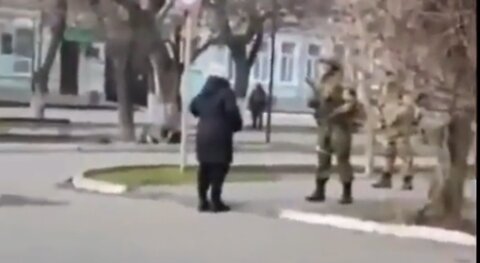 Ukrainian Woman Confronts Russian Soldier in Heart Pounding Video