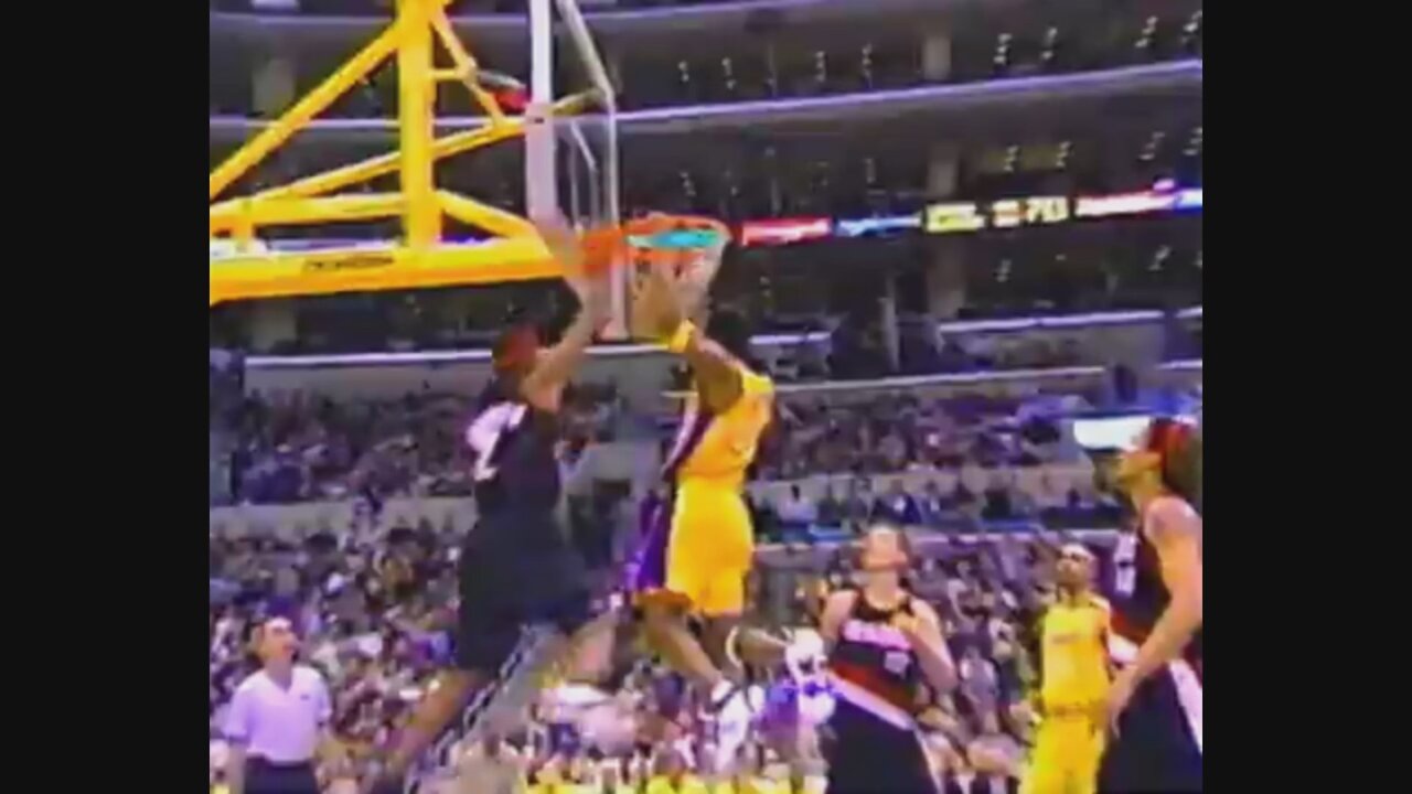 Kobe Bryant 28 Points Vs. Trail Blazers, 1999-2000.