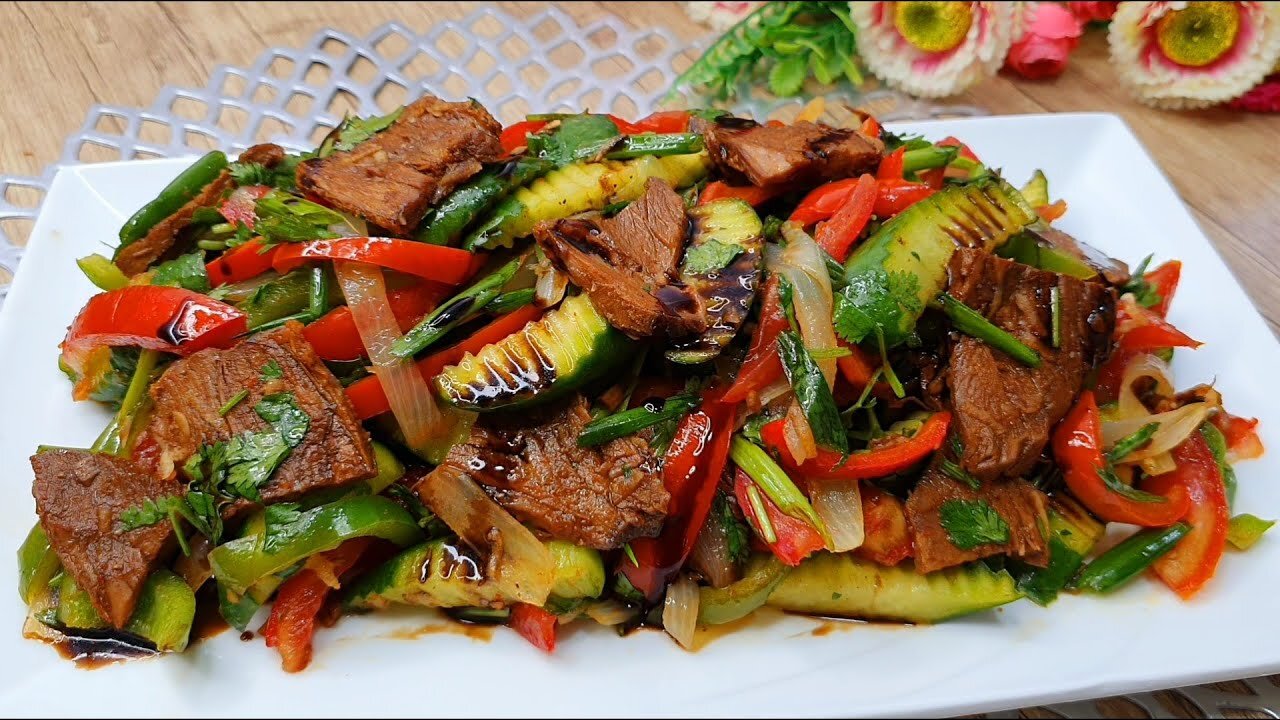 Big, fresh, Thai flavour explosion in a juicy beef salad!