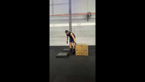 Box Pike Push Up