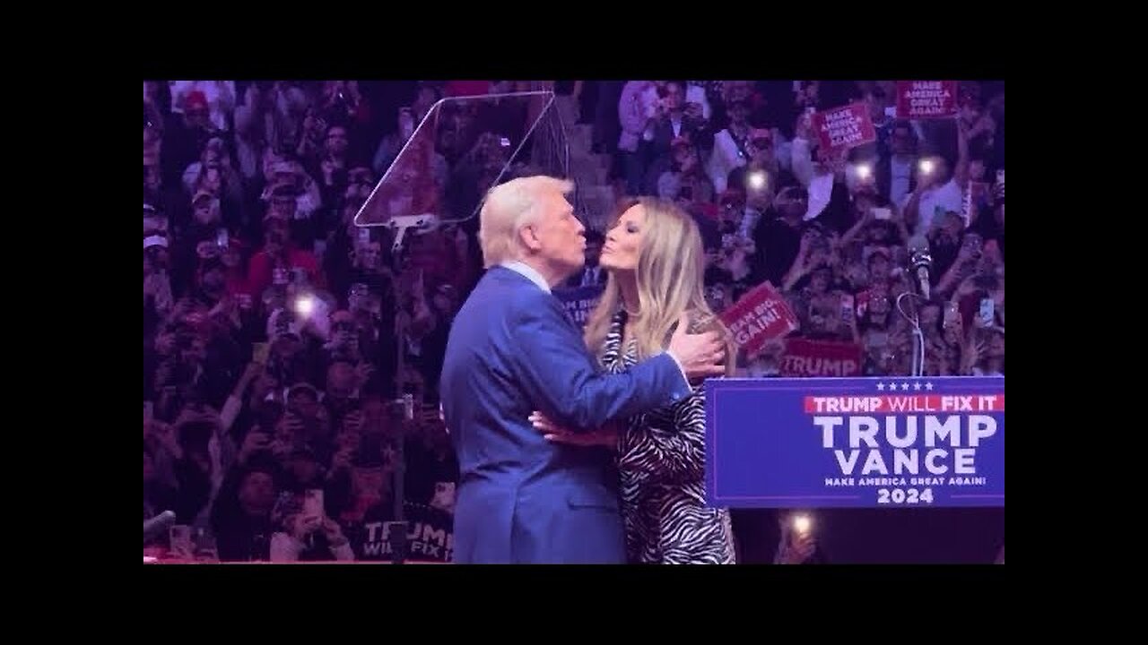 WATCH : Donald Trump’s MSG Rally BEST MOMENTS from FRONT ROW
