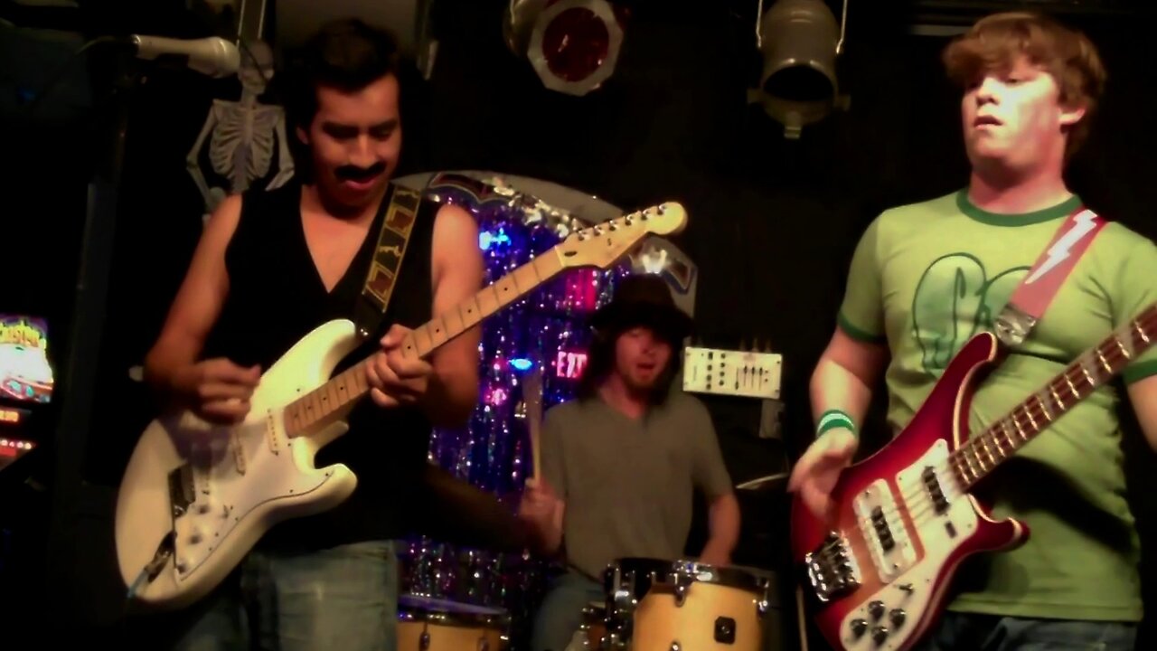 Phantom Culture - The Fever Trend, Song No.02 (Indie Rock)