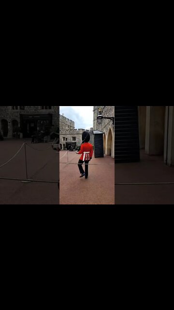 Loude feet stopping #windsorcastle