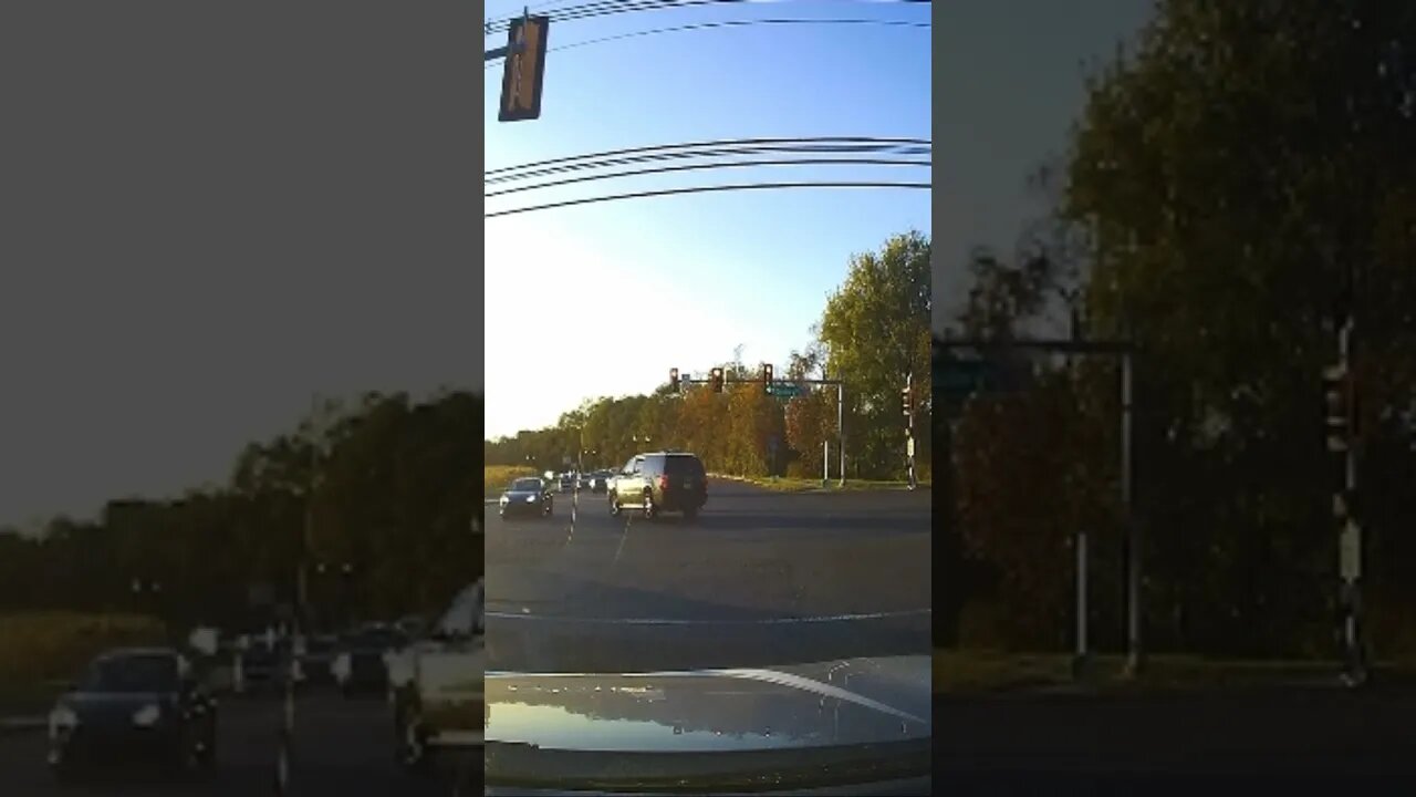 Red light runner #dashcam #shorts