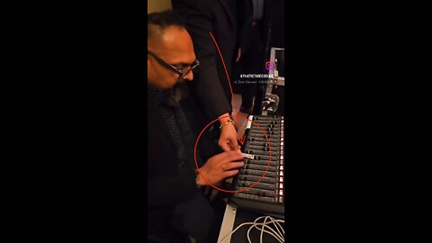 I figured out how to get the sound guide to turn up the volume at church 💵👋🏾🎚️🤫