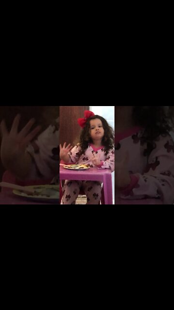 CRIANÇA tem que COMER DE TUDO MUITO LINDA ALMOÇO - CHILD HAS TO EAT EVERYTHING VERY BEAUTIFUL LUNCH