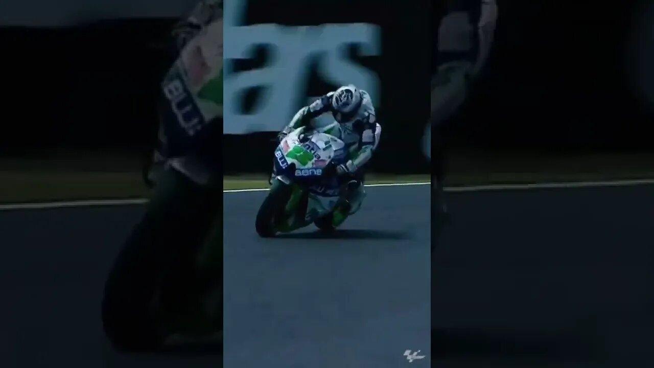 O PILOTO E BOM OU NAO É ? SERA SE TEM A MANHA NA MOTO ? PILOTA MUITO ( MEME ) ( VIRAL ) #shorts