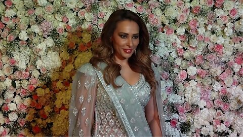 Iulia Vântur Arrived at Arpita Khan Sharma House for Eid Party 🤩🔥📸