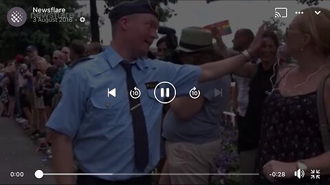 Sweden Gay Pride : Police dancing 2018