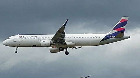 Airbus A321 PT-XPC vindo de Guarulhos para Manaus