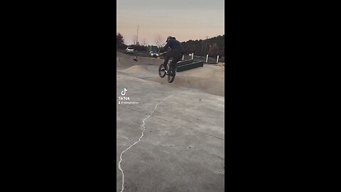 180 Fakie Out up a Bank