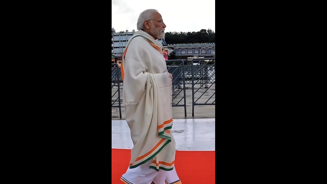 Indian prime minister go to temple